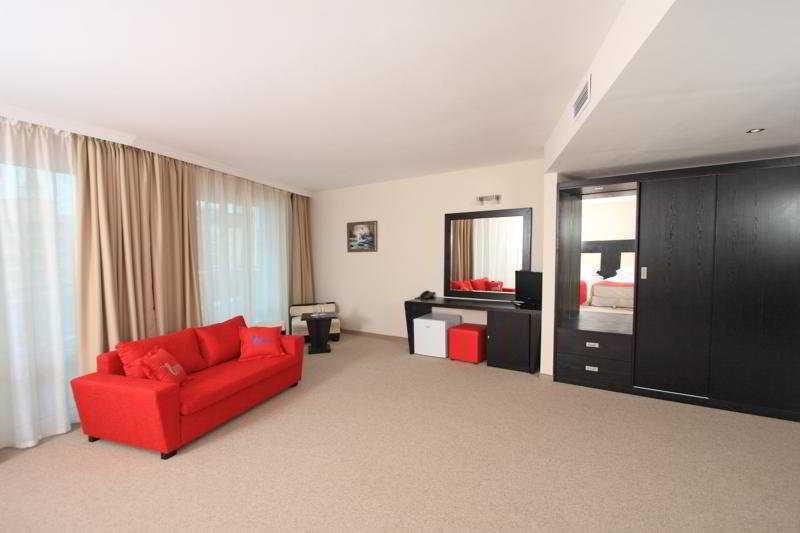 Calypso Hotel - All Incluisve ساني بيتش المظهر الخارجي الصورة